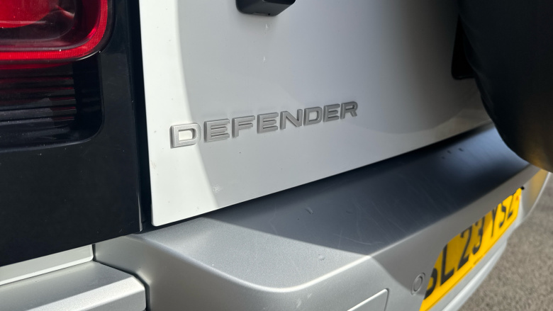 Land Rover Defender 90 Diesel 3.0 D250 Hard Top Auto